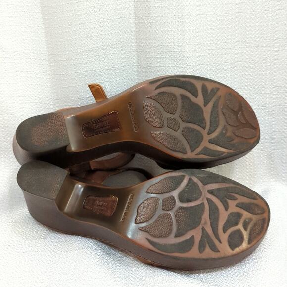 Born Sandals Womens 9 Brown Leather T Strap Buckle - Picture 9 of 9